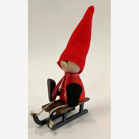Tomte Einar auf dem Schlitten – Schwedische Handarbeit | 8 cm